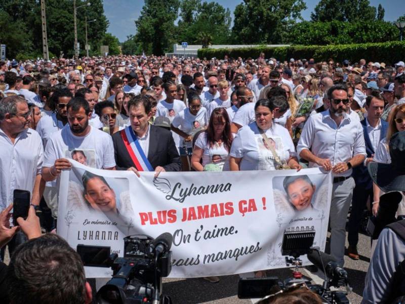 Una marcha blanca se celebrará este domingo en Fleurance, suroeste de Francia, en memoria de Lyhanna, la niña de 11 años cuya muerte ha provocado una fuerte conmoción en todo el país y ha reabierto el debate sobre presuntas disfunciones en la cadena judicial en la gestión de denuncias por violencia sexual contra menores.