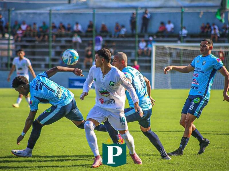 El partido arrancó a las 3:00 pm en el Excélsior.