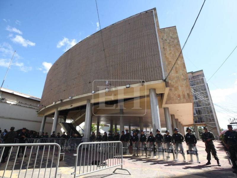 Tegucigalpa vive un intenso día de actividad política.