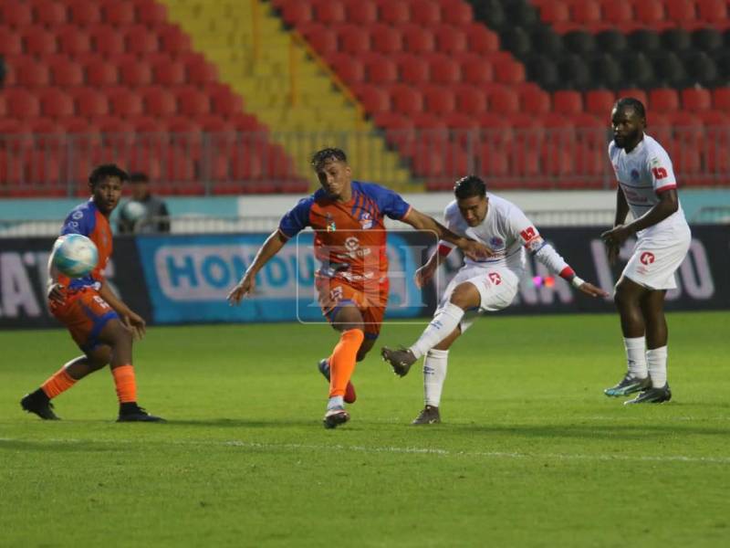 Imágenes del desarrollo del partido.