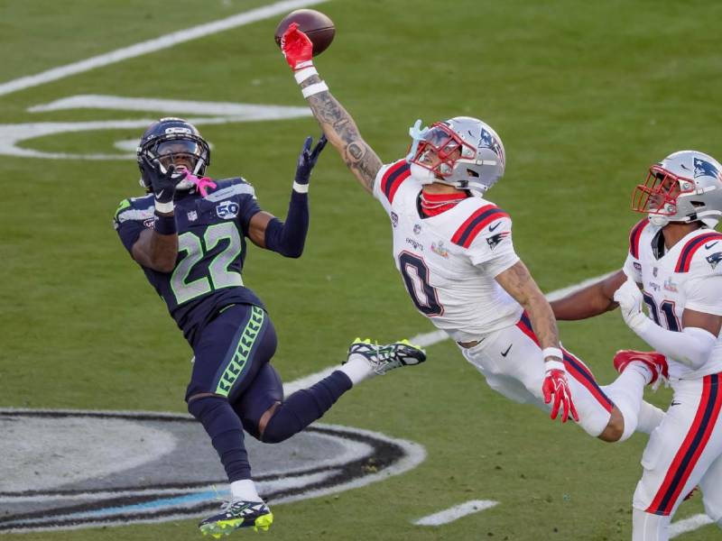 Gran ambiente afuera del Levi's Stadium para el Super Bowl.