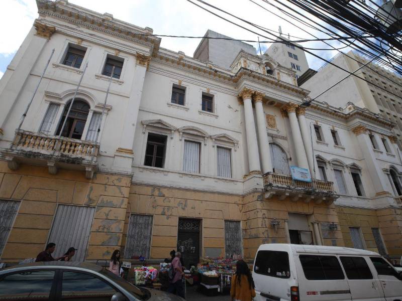 Paralizada reconstrucción del antiguo Palacio Municipal en la capital