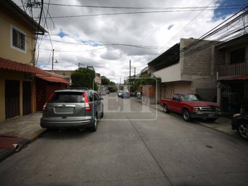 En esta cuadra, en la tercera calle de la colonia Torocagua de Comayagüela, vivían cinco de las víctimas mortales del accidente en Quimistán.