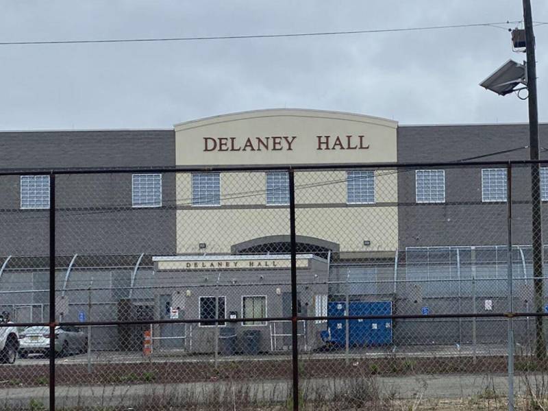 Dentro de este centro de detención en Newark, Delaney Hall, se habrían cometido las violaciones de derechos civiles.