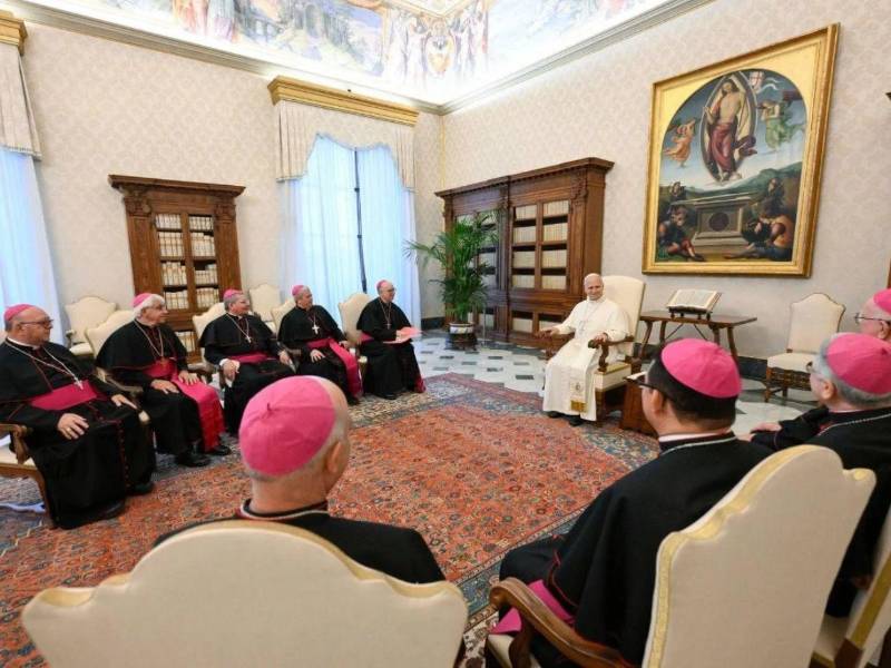 El papa León XIV escuchó a los obispos de la Conferencia Episcopal de Honduras y compartió sus reflexiones con ellos.