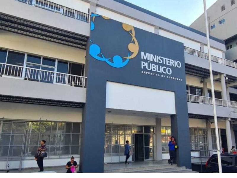 La fiscalía advirtió que la destitución de los funcionarios podría pasar de una acción legislativa, y derivar en acciones penales, en caso de identificarse indicios de responsabilidad criminal.