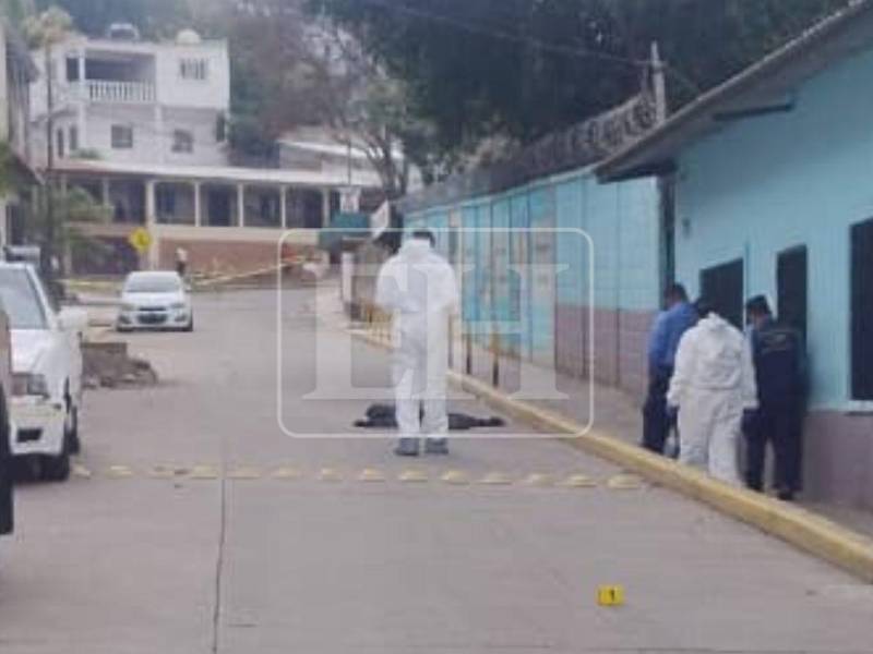La advertencia de su familia no logró impedir el desenlace fatal. Jayson Fabricio Varela, de 27 años, fue asesinado a disparos la noche del sábado en la colonia Nueva Suyapa de Tegucigalpa, luego de salir de su casa pese a que sus parientes le pidieron que no lo hiciera.