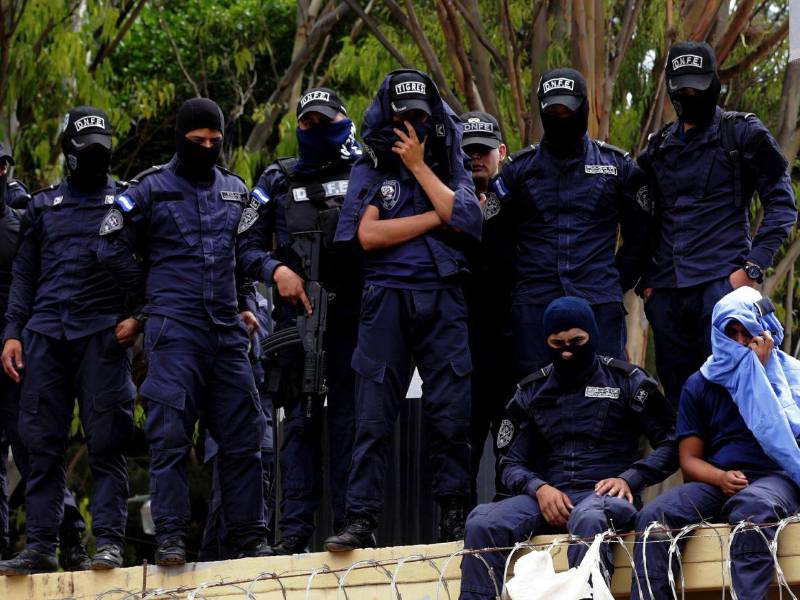 Entre 2018 y mediados de 2026, más de 10,700 policías fueron sancionados por diferentes faltas.