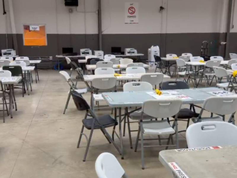 El Consejo Nacional Electoral (CNE) aseguró que el espacio físico, la logística y los mecanismos de control para el escrutinio especial ya están listos; sin embargo, hasta este domingo el proceso aún no ha comenzado, a la espera de que los partidos políticos completen el envío de sus representantes a las Juntas Especiales de Verificación y Recuento (JEVR).