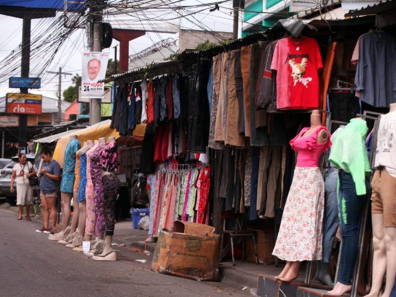 La Gerencia de Orden Público busca reubicar a los vendedores y evitar nuevas ventas ambulantes sin afectar los ingresos de más de 100 mil familias.