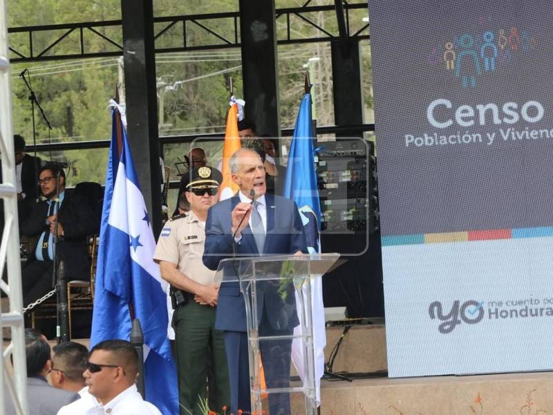 El gobernante invitó a la población a participar en el censo.