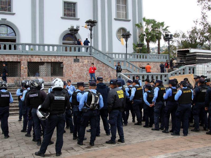 Un fuerte despliegue policial acompañará las celebraciones del 279 aniversario del hallazgo de la Virgen de Suyapa para resguardar a 1.5 millones de feligreses.