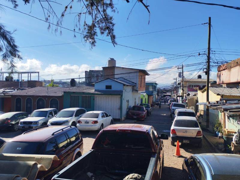 Habitantes de colonia Arturo Quezada denuncian el aumento de asaltos, donde sujetos en motocicleta atacan a ciudadanos y les roban pertenencias.