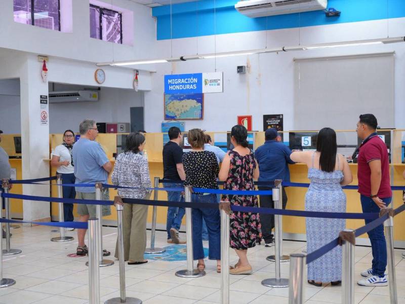 En las distintas aduanas de Honduras, el personal de Migración y del Instituto Hondureño de Turismo mantienen un trabajo coordinado en la atención de los extranjeros.