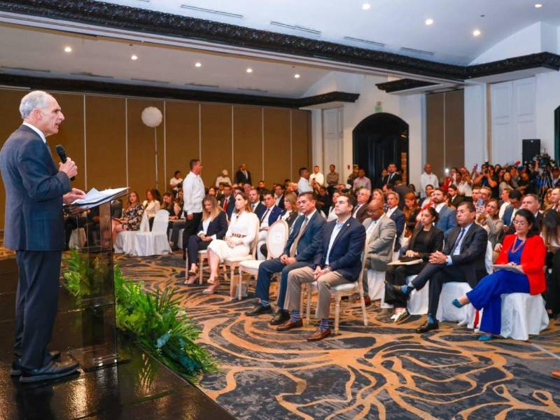 El presidente de la República, Nasry Asfura, participó en la conmemoración del Día Nacional de la Libre Competencia, donde dejó establecido que el Gobierno será facilitador de la inversión nacional y extranjera.