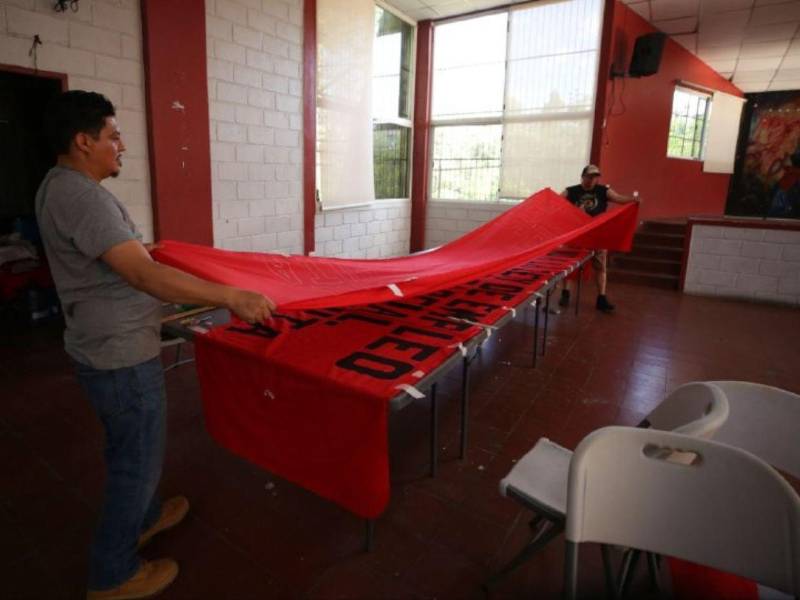 En STIBYS se intensifican trabajos previos al Primero de Mayo con elaboración de mantas, consignas y carteles para la movilización obrera en calles del país capital.