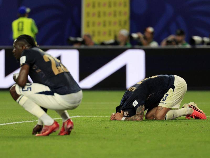 Ecuador recibió un duro golpe en el primer juego del Mundial en Filadelfia.