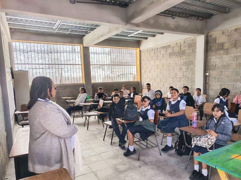 Luego de dos meses de estar cerradas, las escuelas reabrieron sus puertas para recibir a los estudiantes hondureños.