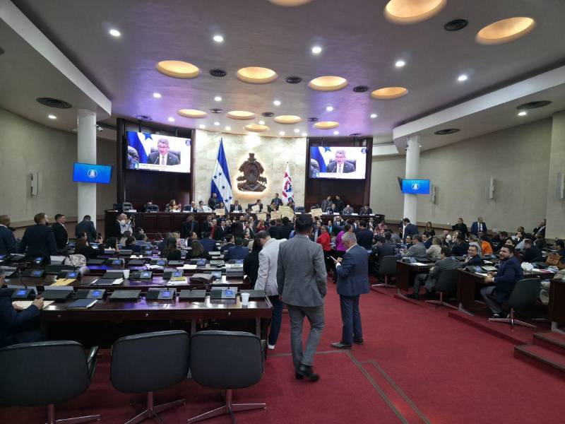 EN VIVO: Congreso define el futuro de Marlon Ochoa, Mario Morazán y otros funcionarios electorales en juicio político