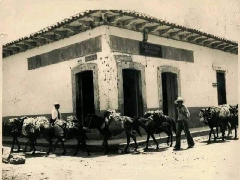 Tegucigalpa despide un tesoro histórico: el incendio acabó con el Chinda Díaz, que por casi un siglo fue parte del alma cultural capitalina.