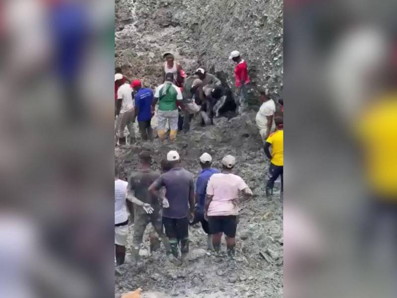 Los demás compañeros trabajan para tratar de encontrar a los demás.
