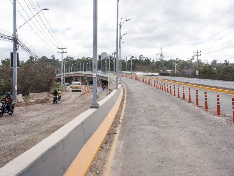 Más de 20 mil vehículos transitan diariamente el puente; cierre temporal es técnico y busca garantizar seguridad, explican funcionarios.