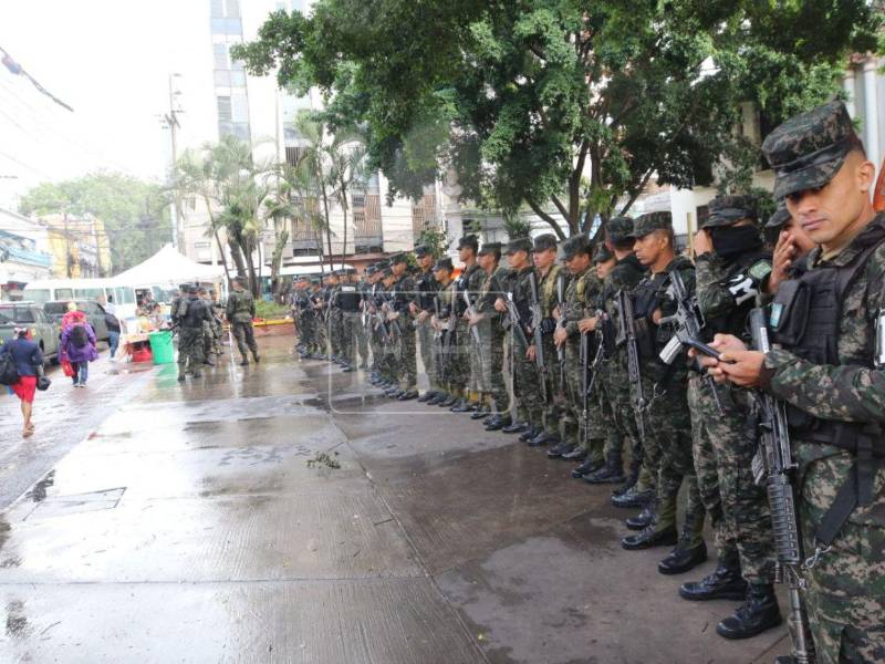 Desde la mañana de este martes 20 de enero, los militares resguardan el Congreso Nacional y sus alrededores.