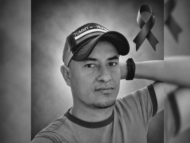 Este es el rostro del hombre encontrado sin vida en la colonia Cerro Grande, zona 8. Su cuerpo fue hallado tendido, boca abajo, en una zacatera.