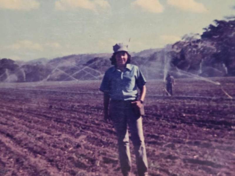 Fue una de las primeras mujeres en ingresar a la Escuela Agrícola Panamericana, donde enfrentó retos y rompió barreras de género.