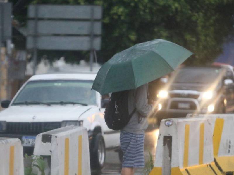 Condiciones secas y cálidas predominarán este domingo; se esperan lluvias aisladas en cinco regiones del país.