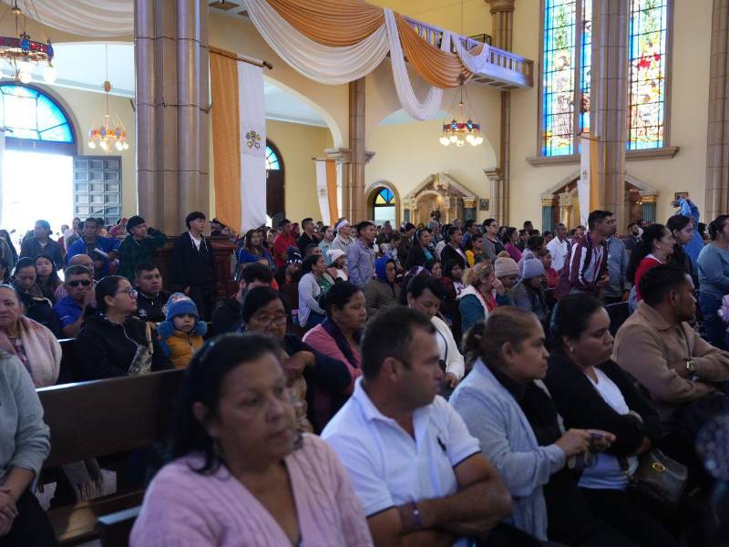 El arzobispo José Vicente Nácher dirigió un mensaje firme a la clase política, llamando a la coherencia ética y al compromiso con el país.