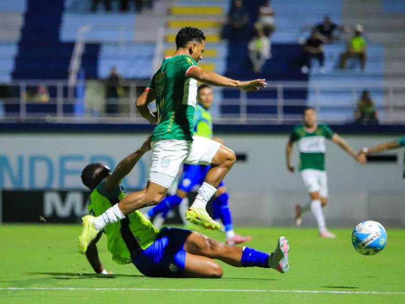 Imágenes del desarrollo del partido.