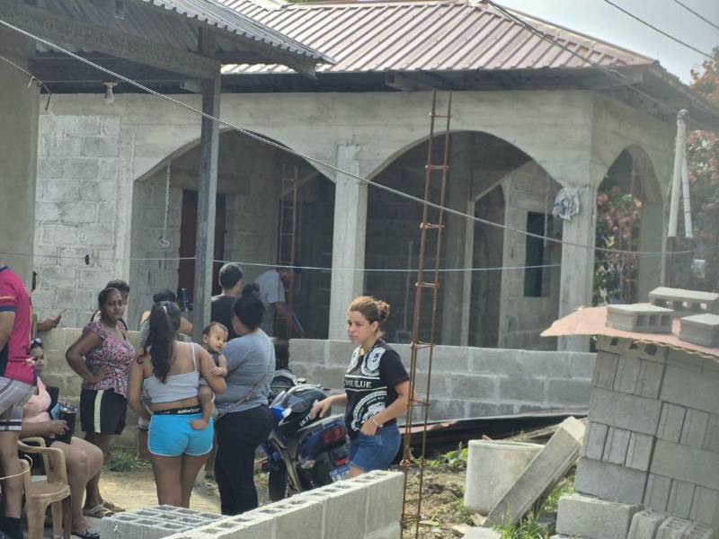 Uno de los cuerpos estaba en un pasillo y otro en una habitación; se indaga el móvil del doble crimen que sacude a Atlántida.