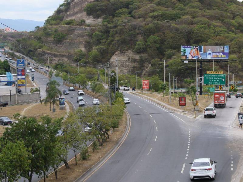 Los proyectos se concentran en el anillo periférico y buscan evitar la reducción de carriles que actualmente provoca congestionamientos, por ejemplo, el puente en las cercanías de la vía rápida.