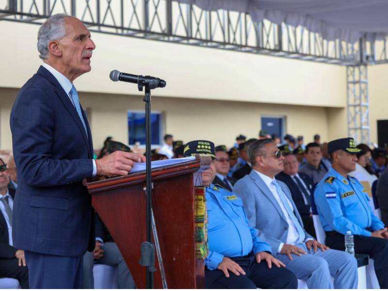 El presidente de la República, Nasry Asfura, participó este martes en la celebración del XI aniversario de la DPI, donde pidió al gremio médico que se encuentra en asambleas informativas, atender a la población.