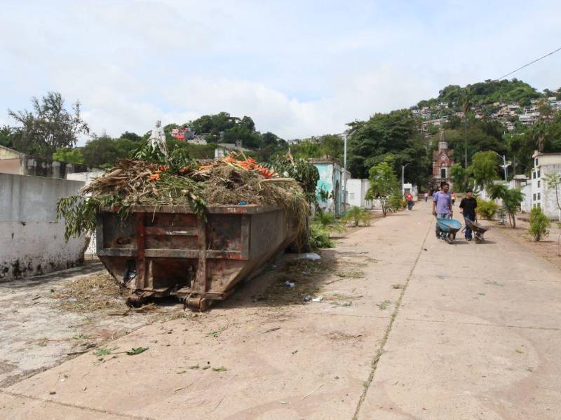 Los días conmemorativos a los difuntos contarán con seguridad de la Alcaldía Municipal del Distrito Central (AMDC).