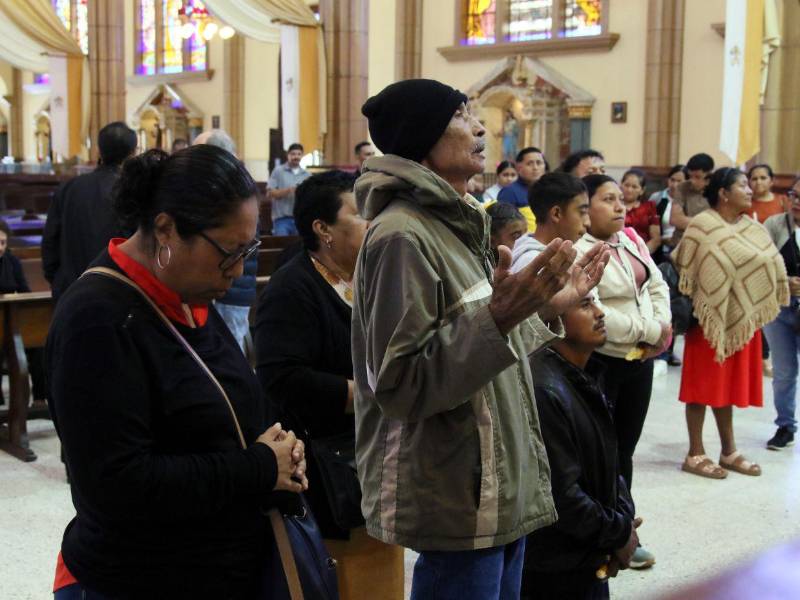 Basílica de Suyapa reúne multitudes en su novena. Entre peregrinaciones y eucaristías, los hondureños rinden honor a la “Morenita” desde principios de enero.