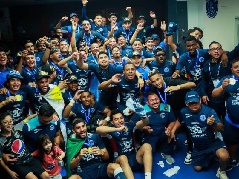 Ambos jugadores tienen previsto presentarse el próximo lunes 29 de junio al inicio de la pretemporada.