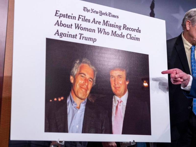 Los legisladores demócratas criticaron que Trump durante el discurso sobre el estado de la Unión no hiciera mención al caso Epstein