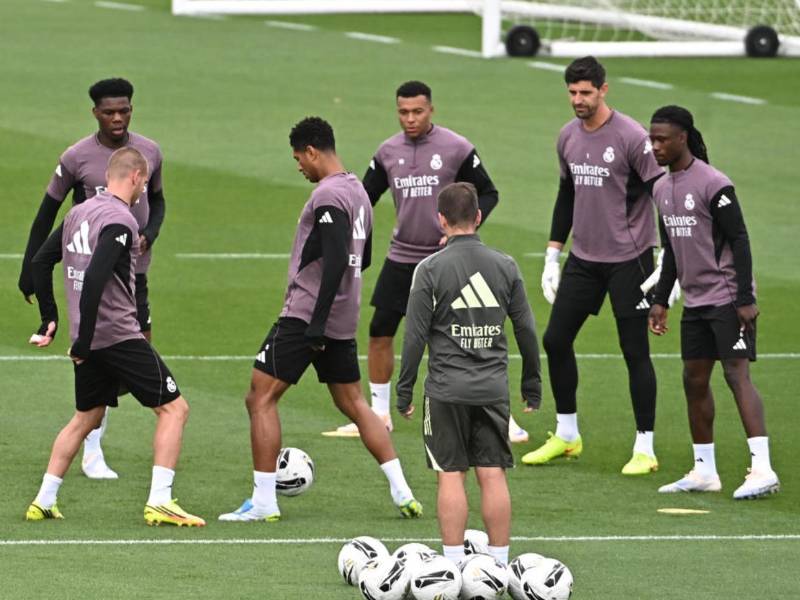 El Real Madrid podría despedirse de LaLiga en el clásico contra el Barcelona, ya que de caer, lo azulgranas se coronaría. Los de Arbelona llegan con una serie de bajas.