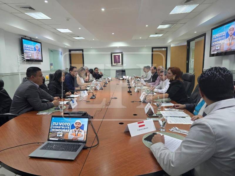 Los representantes de ambas comisiones se reunieron en las instalaciones del Cohep.