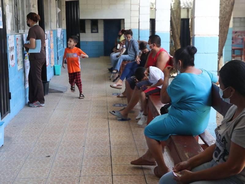Infraestructura de centros de salud de la Flor del Campo espera regularización de lA propiedad para restaurarlo.