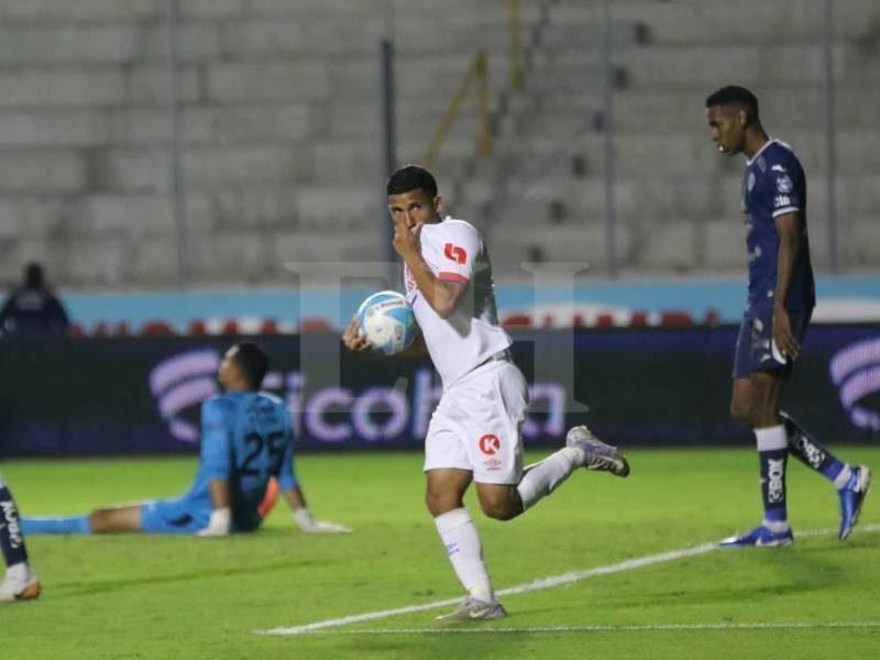 Imágenes del desarrollo del partido.