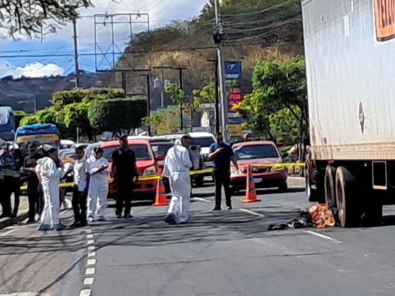 Un motociclista perdió la vida este sábado -17 de enero- tras impactar contra un pesado vehículo en el bulevar Fuerzas Armadas de Tegucigalpa.