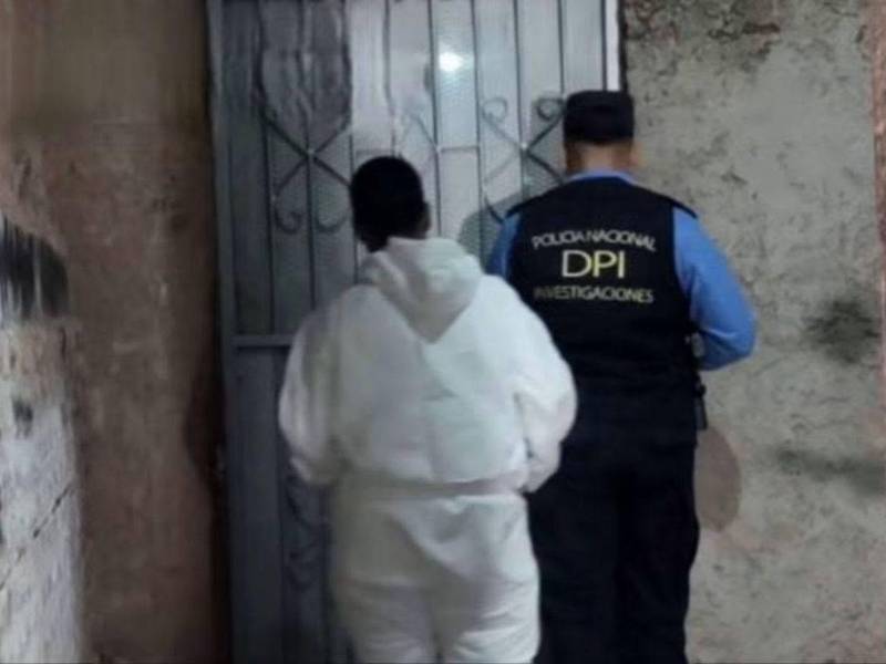 Un disparo en la cabeza acabó con la vida de Kimberly Paola Núñez dentro de una vivienda de la colonia 28 de Marzo.
