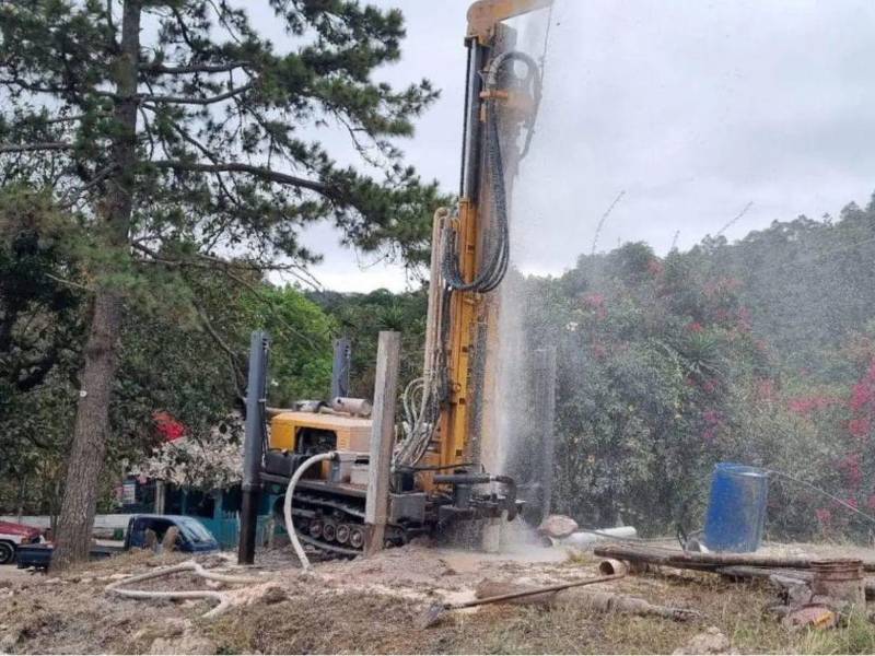 Zelaya señaló que la recuperación de los pozos permitirá aumentar la disponibilidad de agua en distintos sectores de Tegucigalpa y Comayagüela.