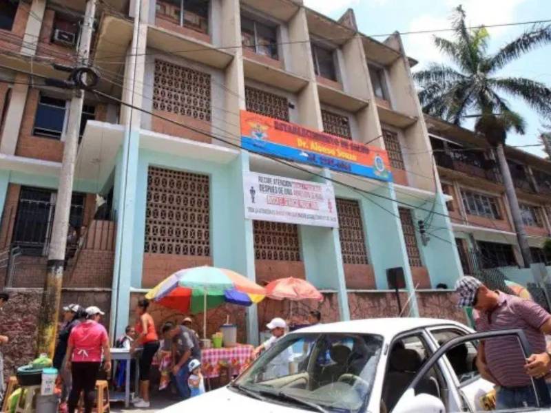 El centro asistencial sufrió el robo de varias computadoras.