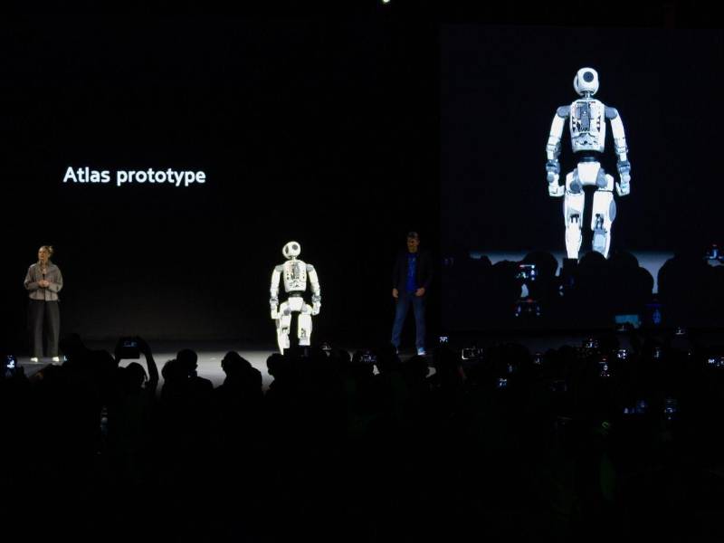 Hyundai también anunció una nueva asociación con DeepMind de Google, que le permitirá integrar su tecnología en los robots desarrollados por Boston Dynamics.