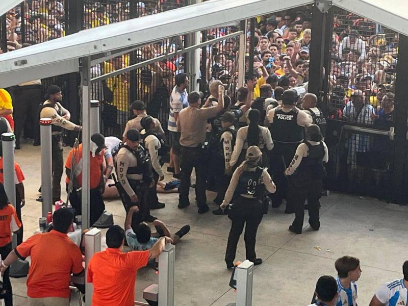 A pocos días del inicio del Mundial de Clubes, el Gobierno estadounidense ha desplegado un arsenal de restricciones migratorias y refuerzos de seguridad.
