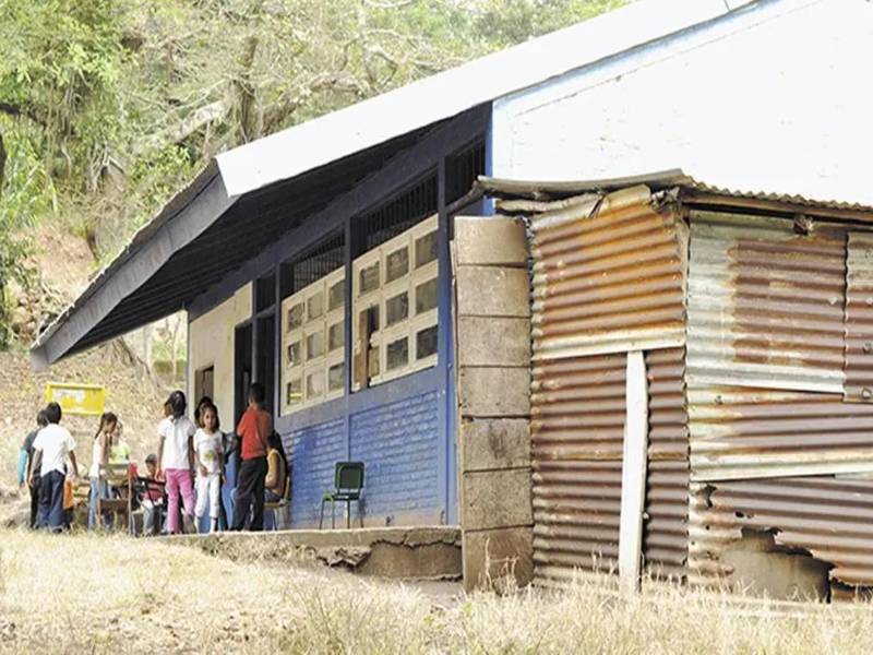 Múltiples retos y problemáticas enfrenta la educación pública en las zonas rurales de Honduras, hacia donde se orientarán los fondos del préstamo
